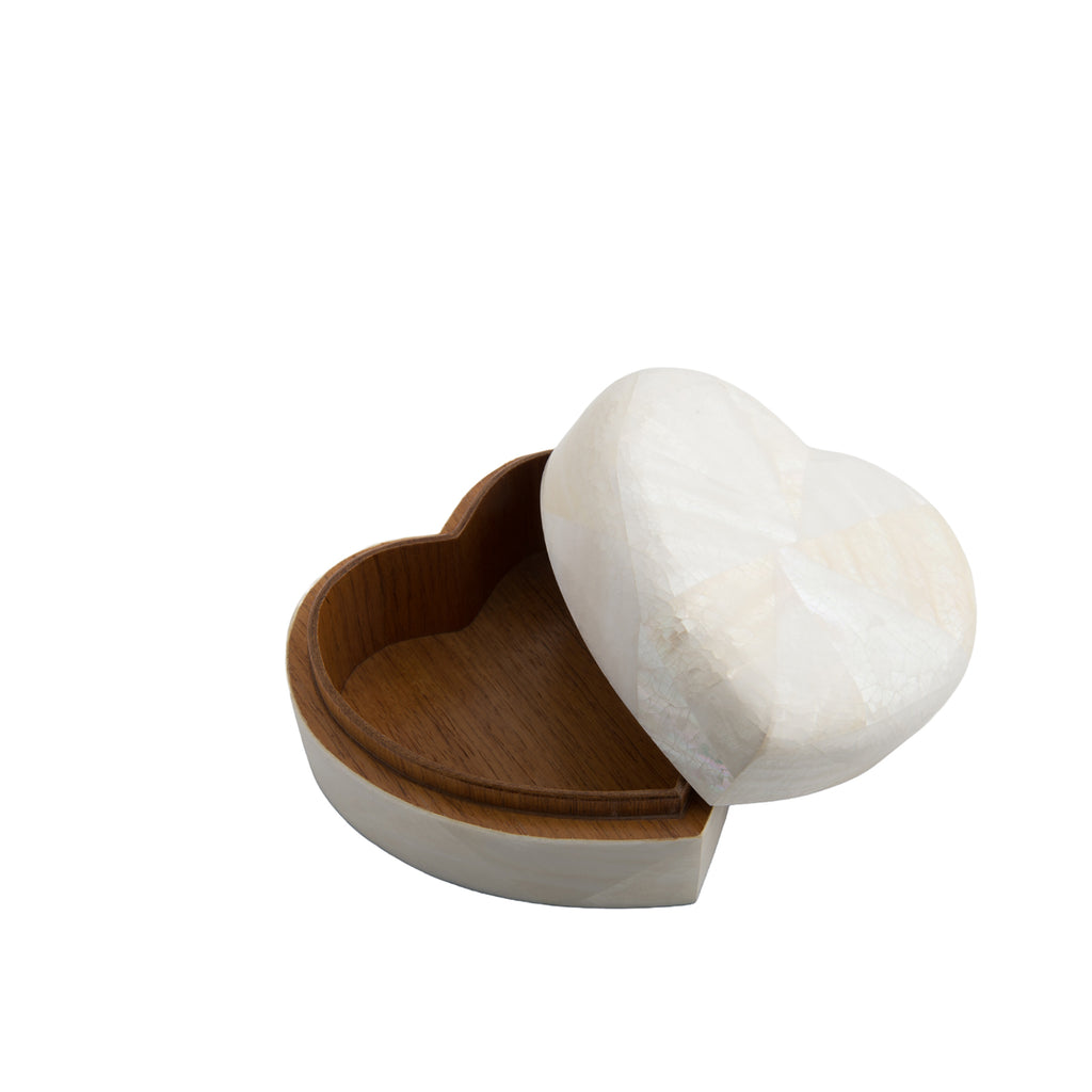 Heart Pearl Oyster Box